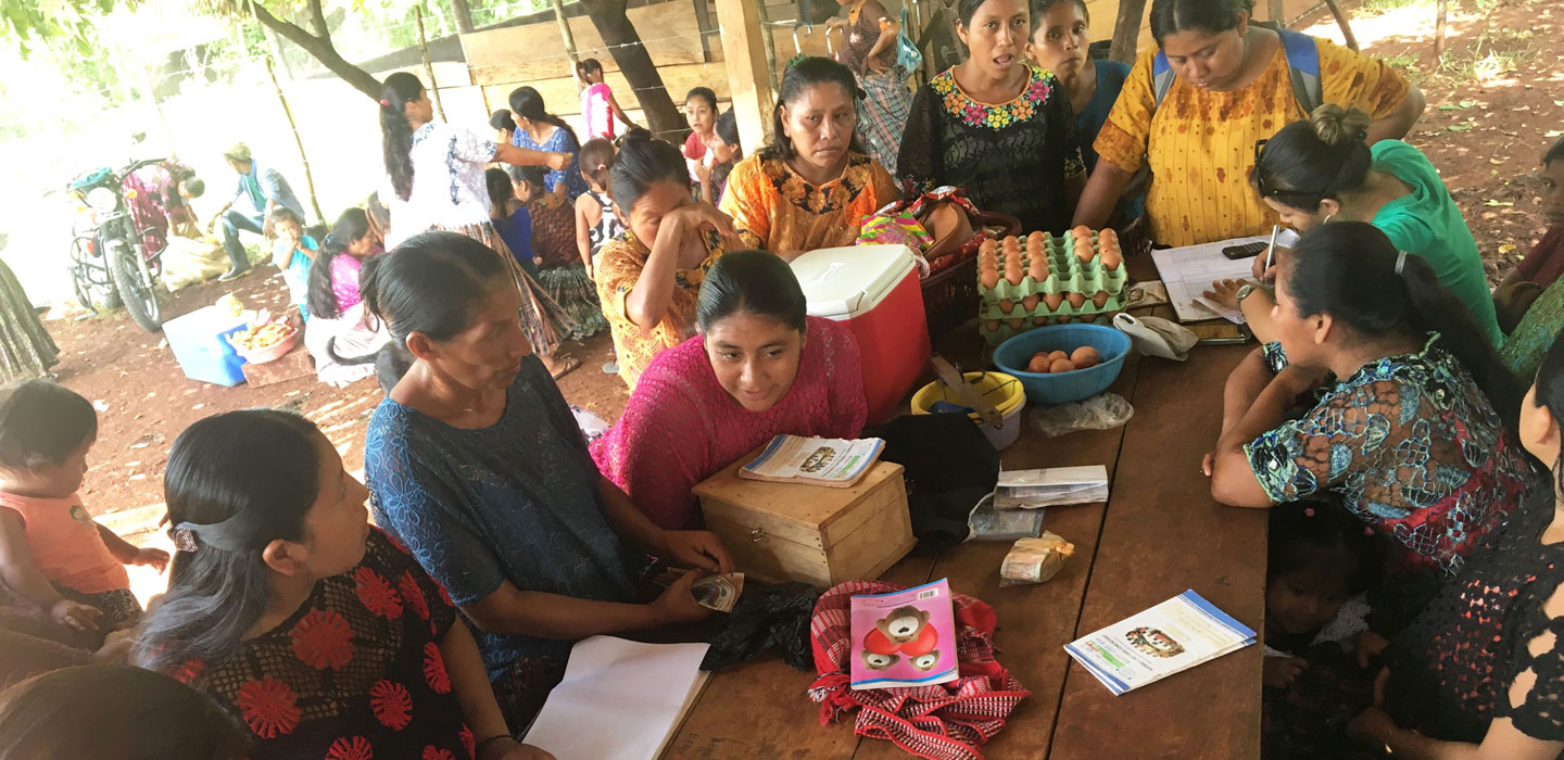 Cómo los grupos de ahorro están empoderando a las mujeres en Guatemala