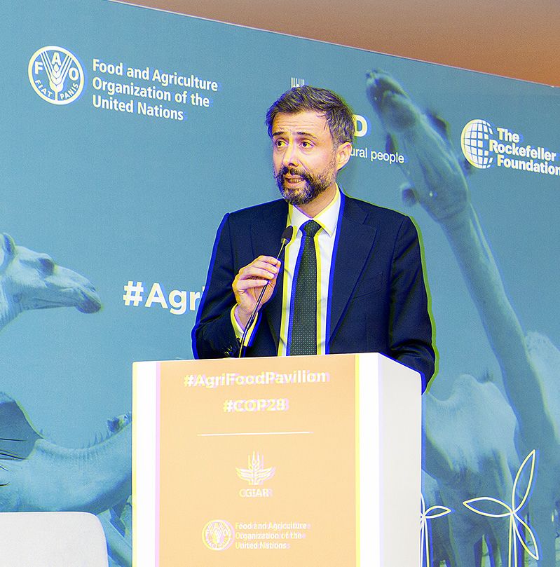 El Presidente del FIDA, Alvario Lario, en la COP28 en los EAU, explorando cómo desentrañar el nexo entre género y clima con una iniciativa innovadora: el Mecanismo de Transformación de Género en el contexto de la adaptación climática.